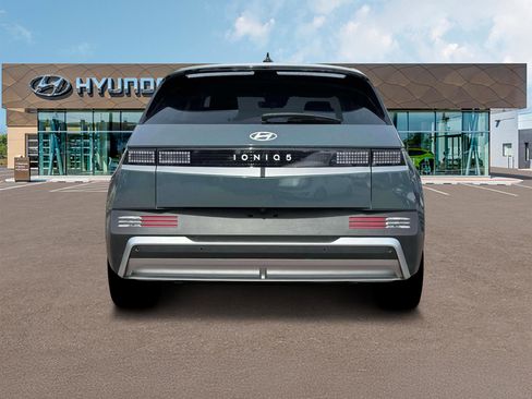 New 2025 Hyundai Ioniq 5 SE image 15