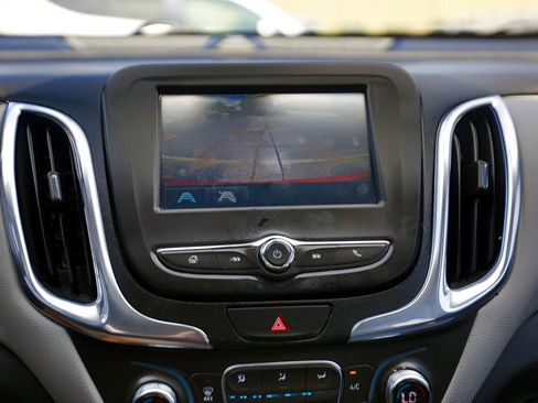 Used 2018 Chevrolet Equinox LT image 9