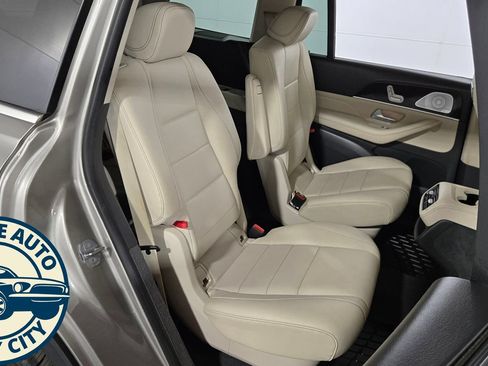 Used 2020 Mercedes-Benz GLS 450 4MATIC image 36