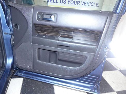 Used 2019 Ford Flex SEL image 24