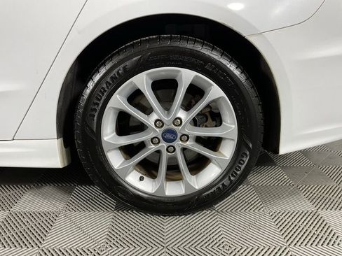Used 2020 Ford Fusion SE image 9