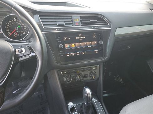 Used 2018 Volkswagen Tiguan SE image 23