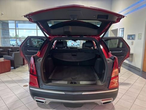 Used 2022 Cadillac XT5 Premium Luxury AWD/4WD image 11