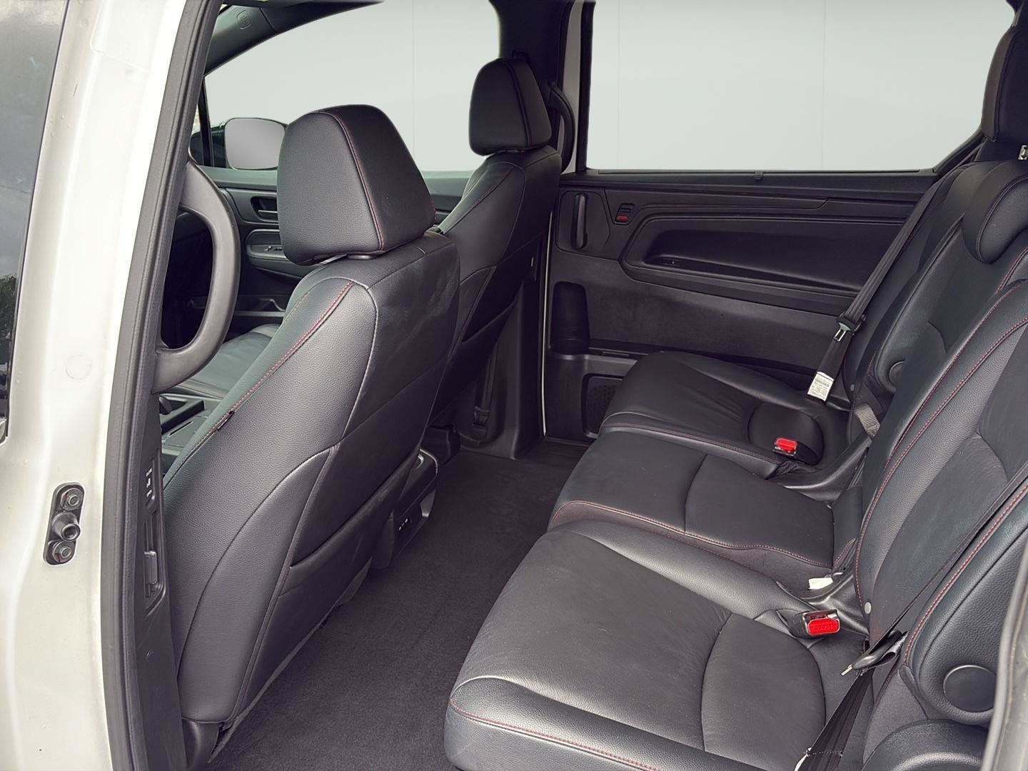 Used 2025 Honda Odyssey Sport-L image 37