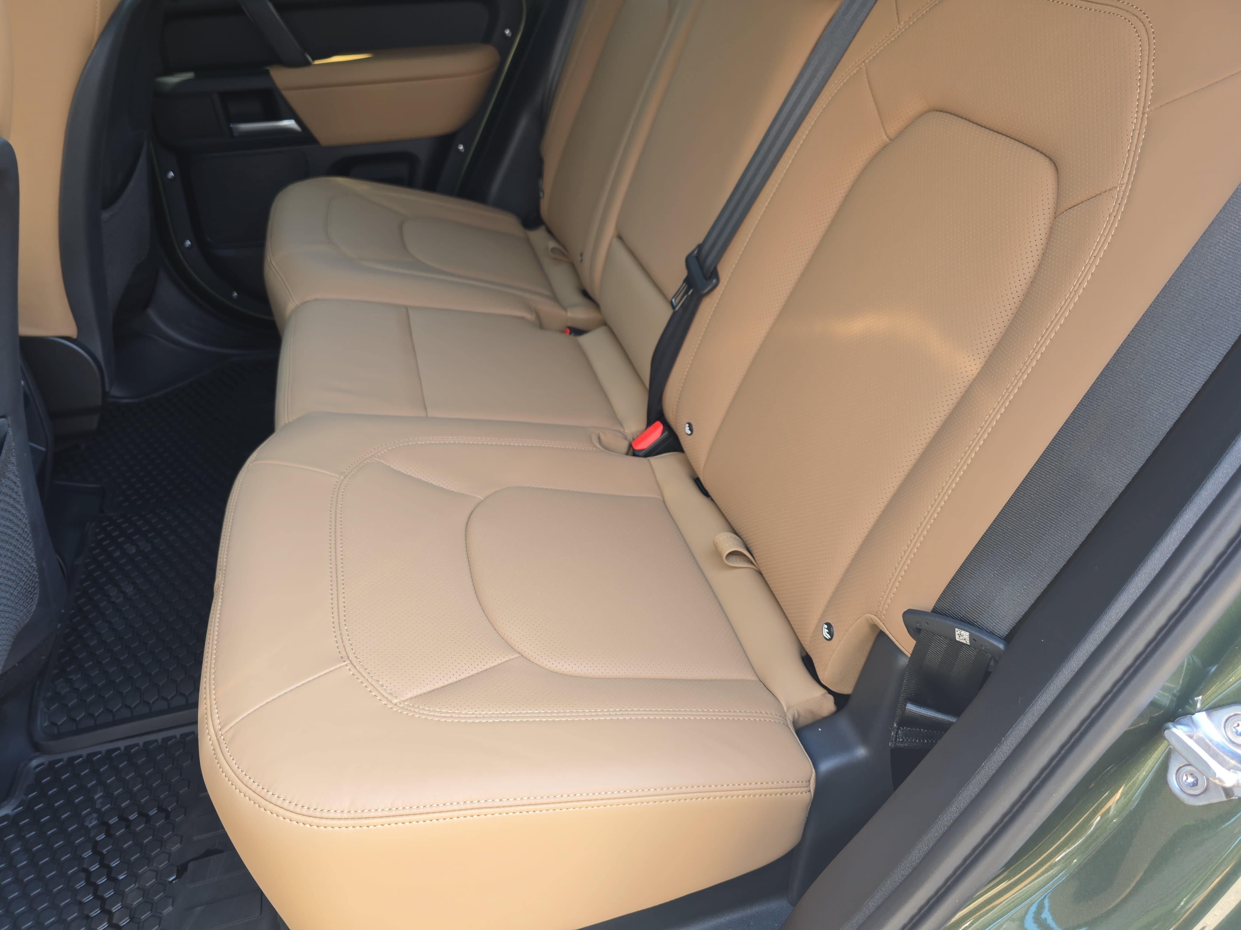 New 2026 Land Rover Defender 110 X-Dynamic SE AWD/4WD image 13