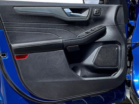 Used 2022 Ford Escape Titanium w/ Class II Trailer Tow Package image 25