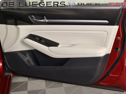 Used 2023 Nissan Altima 2.5 SL image 18