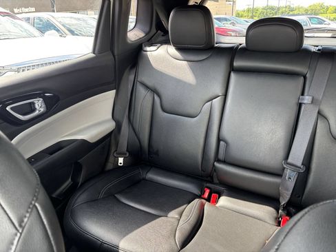 Used 2025 Jeep Compass Limited AWD/4WD image 40