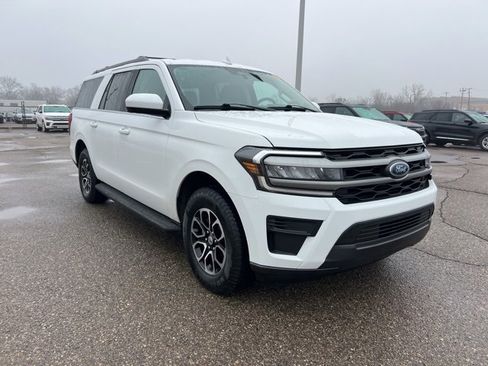 Certified 2024 Ford Expedition Max XLT image 4