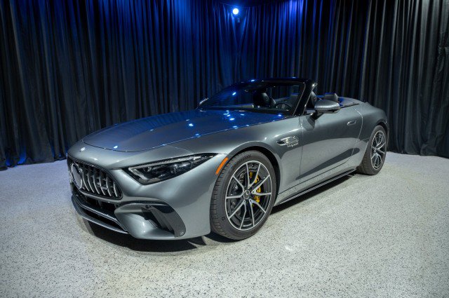 New 2026 Mercedes-Benz SL 63 AMG 4MATIC image 2