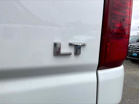 Used 2024 Chevrolet Silverado 2500 LT w/ Convenience Package image 27