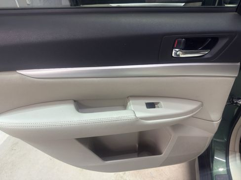 Used 2012 Subaru Outback 2.5i Premium AWD/4WD image 27