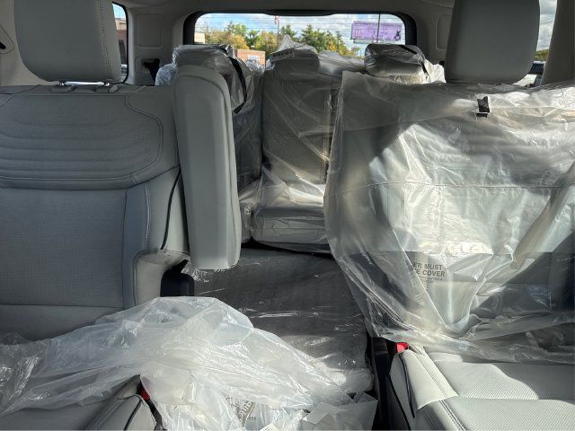 New 2027 Ford Expedition Platinum w/ Platinum Ultimate Package AWD/4WD image 22