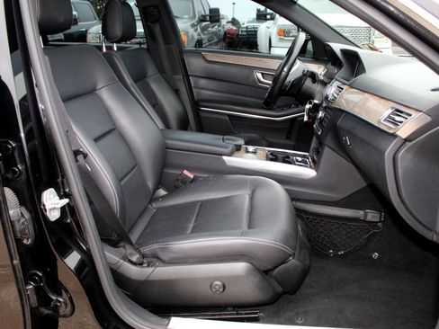 Used 2014 Mercedes-Benz E 350 4MATIC Sedan w/ Premium 1 Package image 22