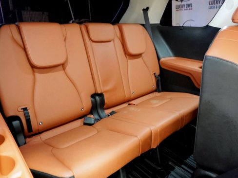 Used 2025 Kia Carnival SX w/ SX Dark Edition Package FWD image 19