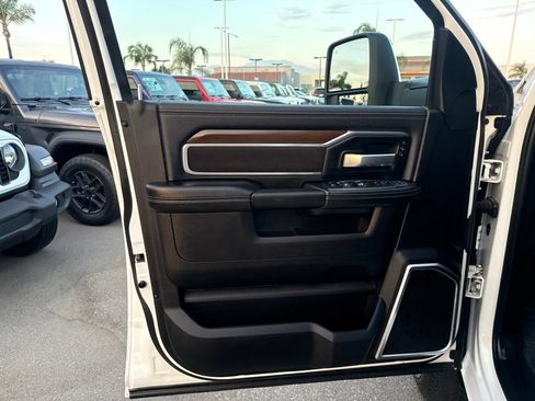 Used 2024 RAM 2500 Laramie AWD/4WD image 13