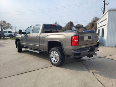 Used 2018 GMC Sierra 2500 Denali w/ Duramax Plus Package image 7