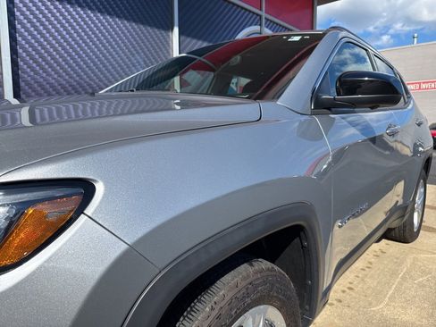 Used 2023 Jeep Compass Latitude w/ Convenience Group image 15