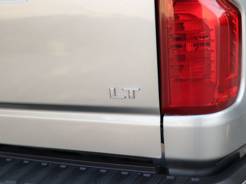 Used 2024 Chevrolet Silverado 2500 LT AWD/4WD image 34