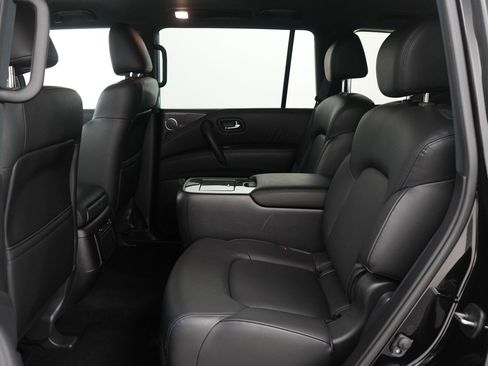 Used 2024 Nissan Armada SL w/ Midnight Edition Package image 13