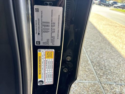 Certified 2023 Cadillac Escalade Premium Luxury AWD/4WD image 35