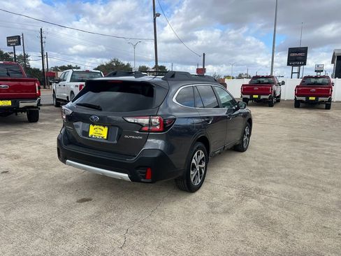 Used 2020 Subaru Outback Limited w/ Popular Package #2 image 3