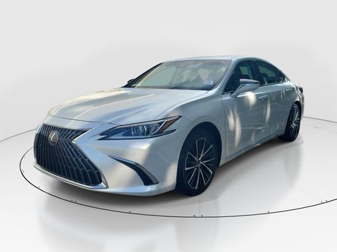 Certified 2024 Lexus ES 350 w/ Premium Package FWD image 3