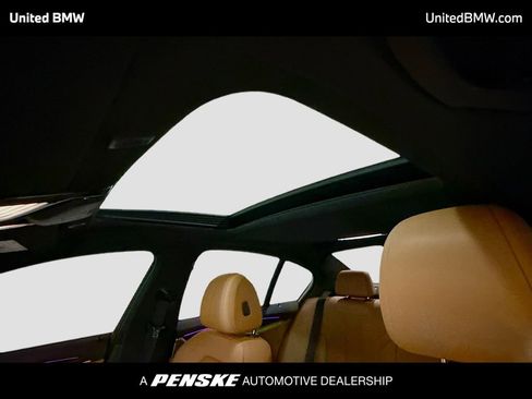 Used 2021 BMW 530i xDrive w/ Convenience Package image 12