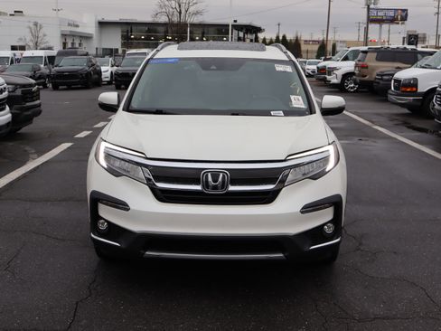 Used 2019 Honda Pilot Touring image 3