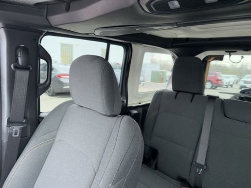 Used 2025 Jeep Wrangler Sport S image 45