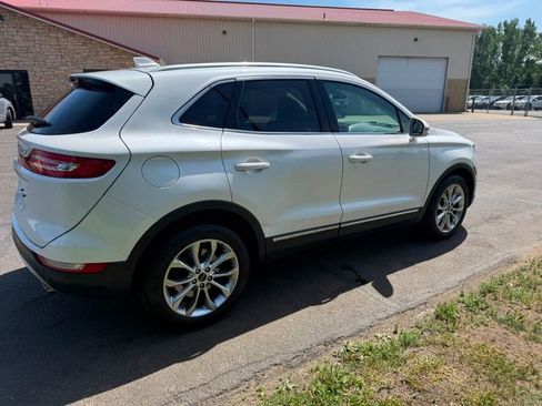 Used 2019 Lincoln MKC Select w/ Select Plus Package AWD/4WD image 4