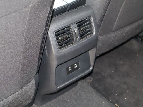 Used 2024 Nissan Rogue SV FWD image 18