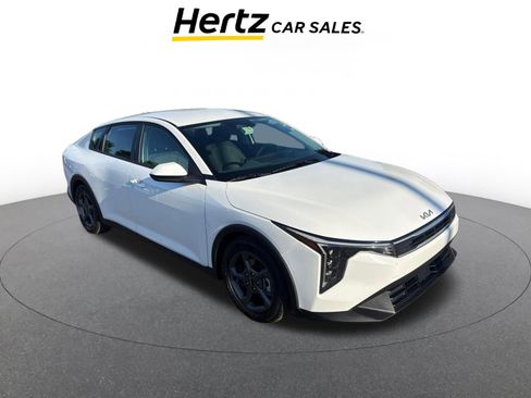 Used 2025 Kia K4 LXS image 1