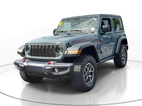 Used 2024 Jeep Wrangler Rubicon w/ Technology Group AWD/4WD image 3