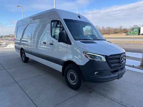 New 2025 Mercedes-Benz Sprinter 2500 image 3
