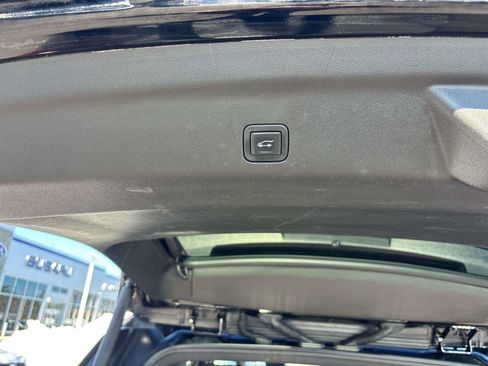 Used 2023 GMC Yukon XL AT4 image 17