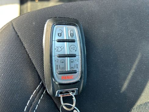 Used 2023 Chrysler Voyager LX FWD image 34