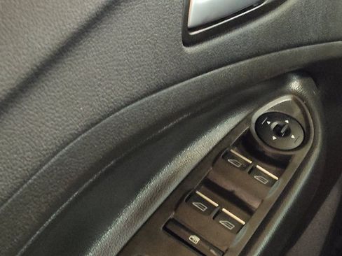 Used 2019 Ford Escape SE image 27