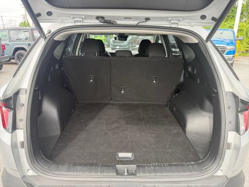 Used 2025 Hyundai Tucson SEL FWD image 16