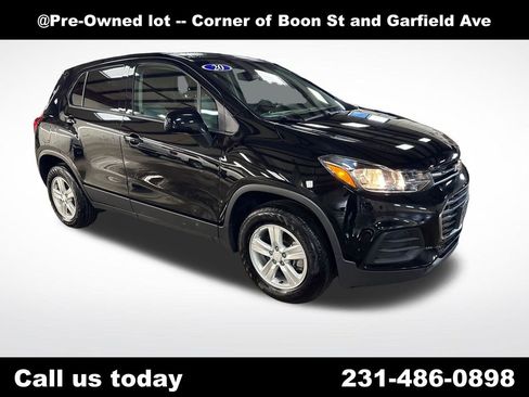 Used 2020 Chevrolet Trax LS w/ Tint and Cruise Package AWD/4WD image 7