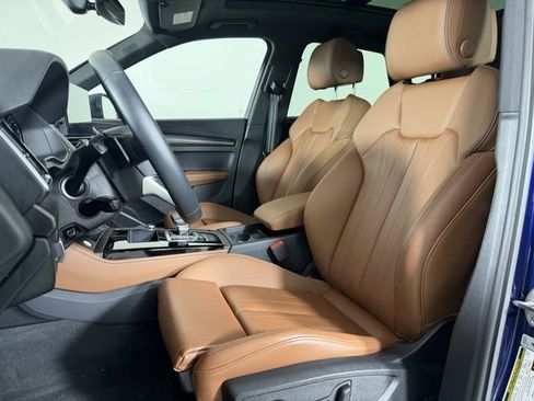 Certified 2025 Audi Q5 2.0T Premium Plus image 18