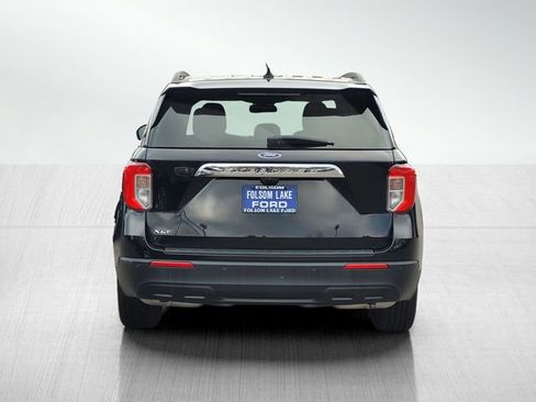 Certified 2022 Ford Explorer XLT image 5