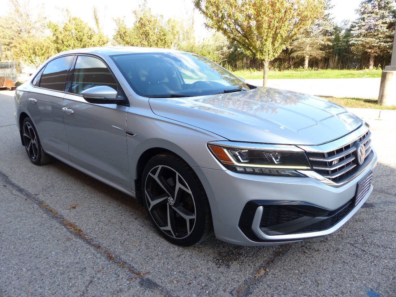 Used 2020 Volkswagen Passat 2.0T R-Line FWD image 11