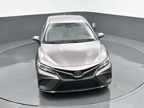 Used 2020 Toyota Camry SE w/ Cold Weather Package image 20