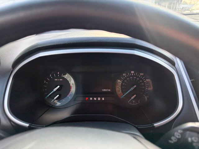 Used 2017 Ford Edge SEL FWD image 25