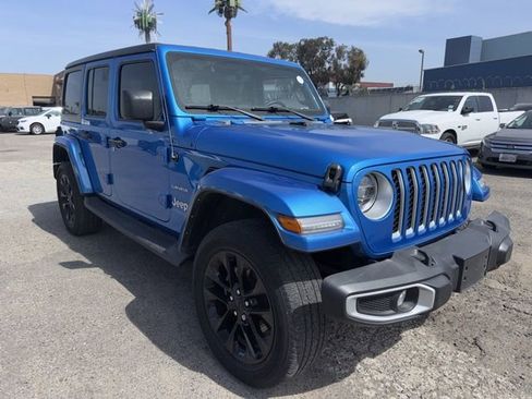 Used 2021 Jeep Wrangler Unlimited Sahara image 3
