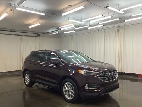 Used 2022 Ford Edge SEL w/ Convenience Package AWD/4WD image 4