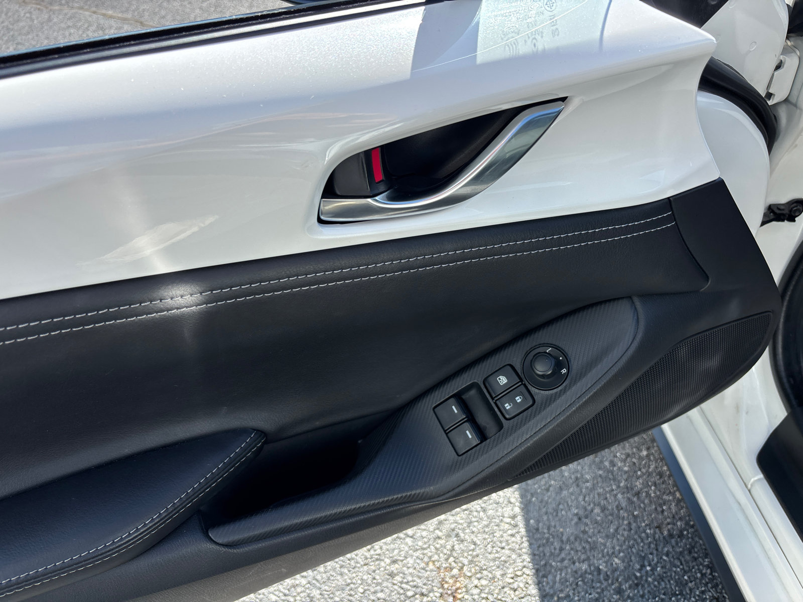 Used 2022 MAZDA MX-5 Miata RF Grand Touring RWD image 12
