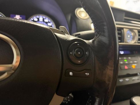 Used 2016 Lexus IS 200t RWD image 31