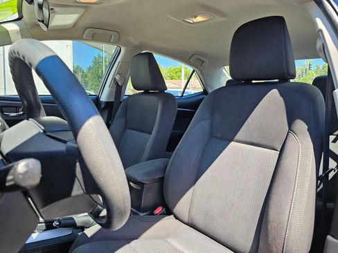 Used 2017 Toyota Corolla LE FWD image 19
